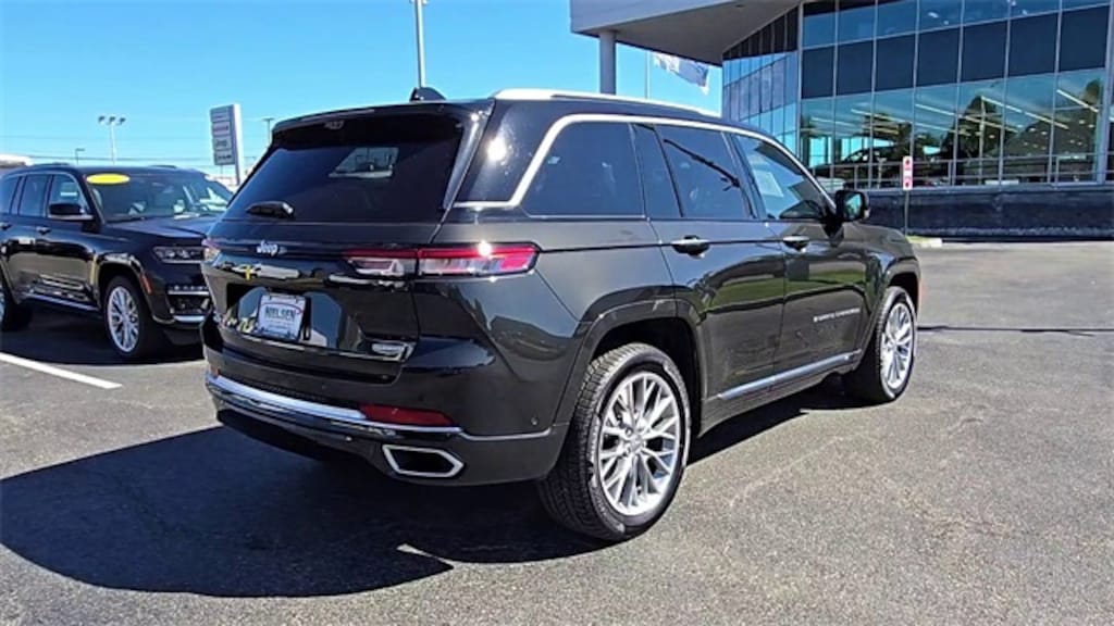 Used 2023 Jeep Grand Cherokee Summit SUV