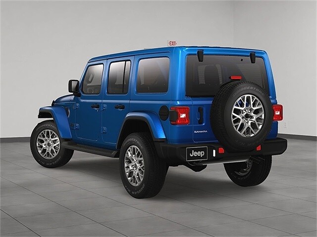 2025 Jeep Wrangler Sahara photo 4