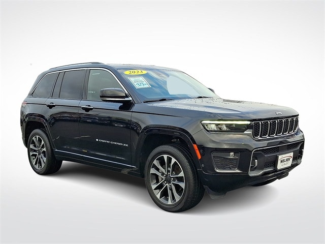 2023 Jeep Grand Cherokee Overland's photo