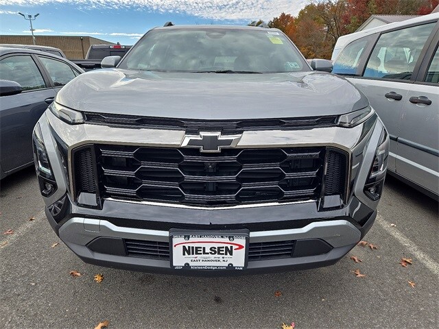 2025 Chevrolet Equinox ACTIV photo 2