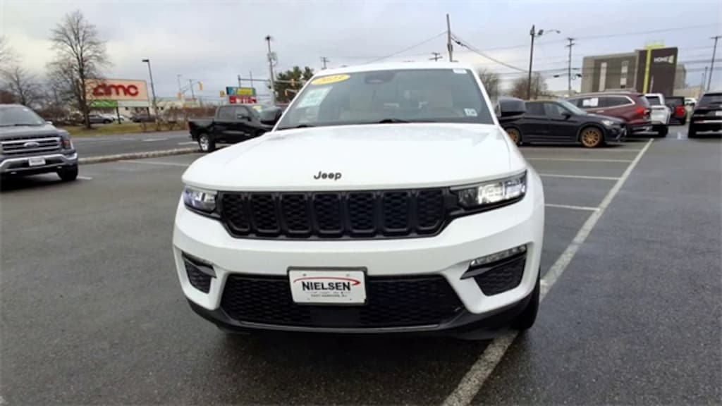 Used 2023 Jeep Grand Cherokee Limited SUV