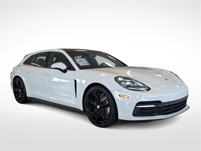 2018 Porsche Panamera 4's photo