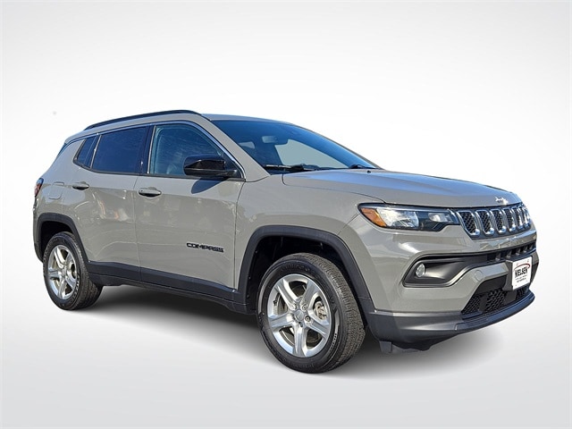 2023 Jeep Compass Latitude's photo