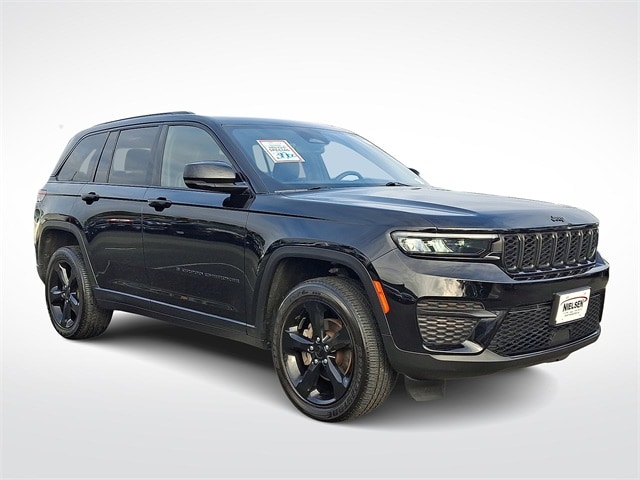 2023 Jeep Grand Cherokee Altitude's photo