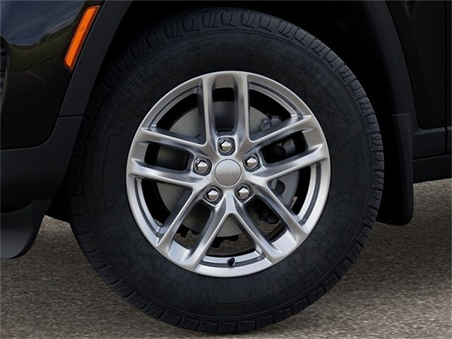 2025 Jeep Grand Cherokee Laredo X photo 3