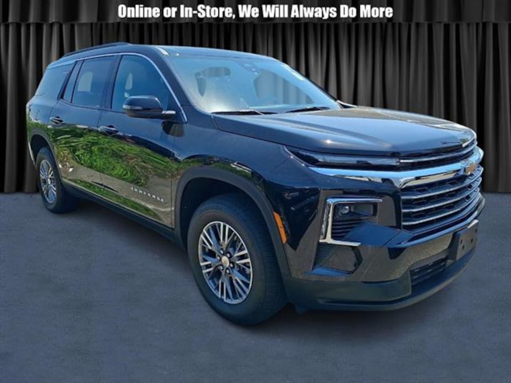 Used 2025 Chevrolet Traverse LT SUV