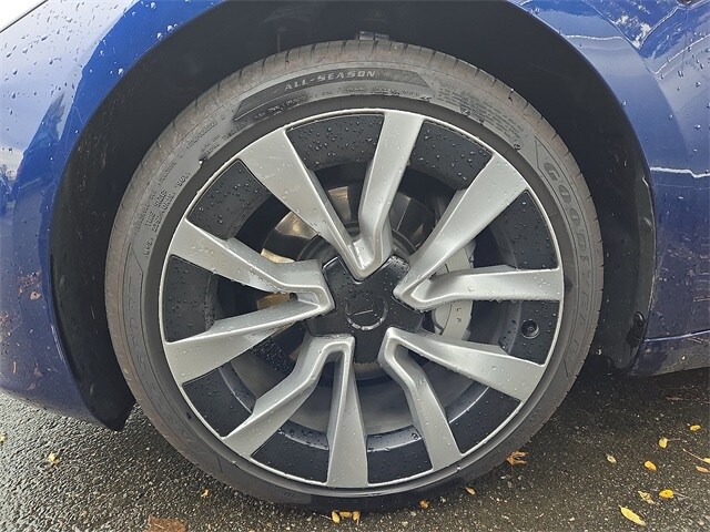 2024 Tesla Model 3 photo 4