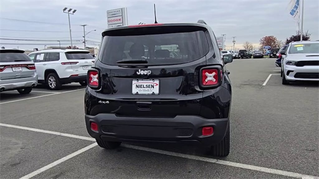 Used 2023 Jeep Renegade Latitude SUV