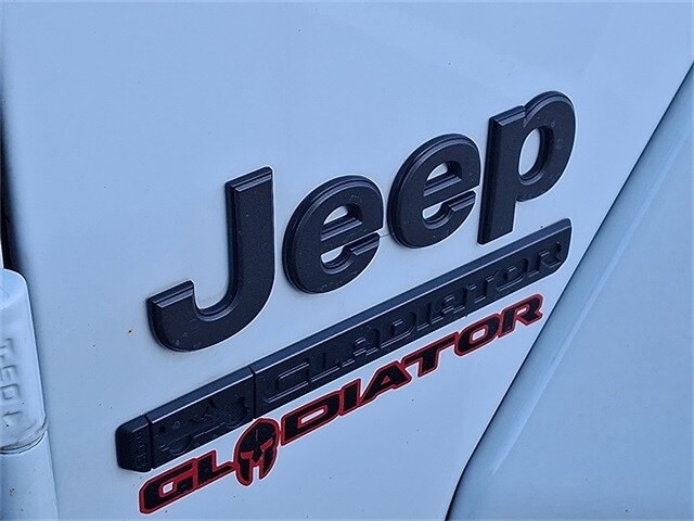 2021 Jeep Gladiator Rubicon photo 3