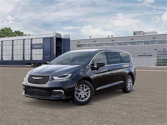 2026 Chrysler Pacifica Select's photo