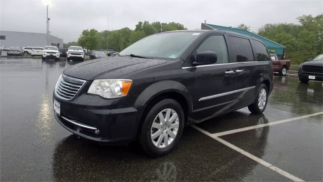 Used 2014 Chrysler Town & Country Touring with VIN 2C4RC1BG4ER418041 for sale in East Hanover, NJ