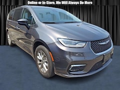 2023 Chrysler Pacifica Touring L Van Passenger Van
