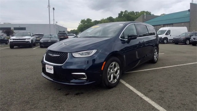 Used 2024 Chrysler Pacifica Limited with VIN 2C4RC1GG3RR150484 for sale in East Hanover, NJ