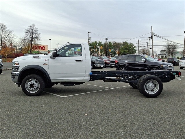 2025 Ram 5500 photo 2