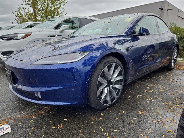 2024 Tesla Model 3 photo 3
