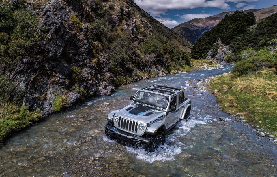 2021-Jeep-WranglerJLUnlimited-Rubicon4XE-SUV-L04.jpeg