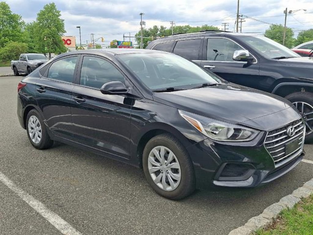 Used 2022 Hyundai Accent SE Sedan