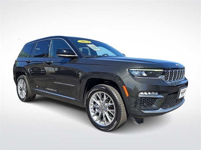 2023 Jeep Grand Cherokee Summit's photo