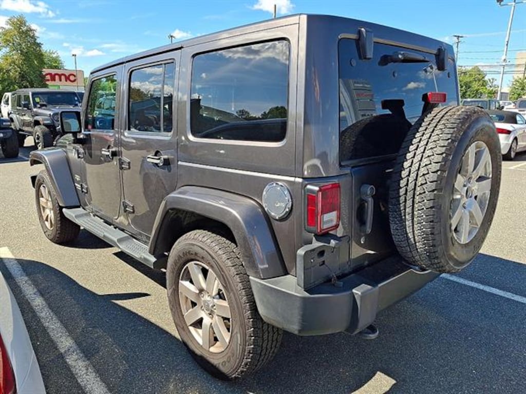 Used 2016 Jeep Wrangler Unlimited Sahara SUV