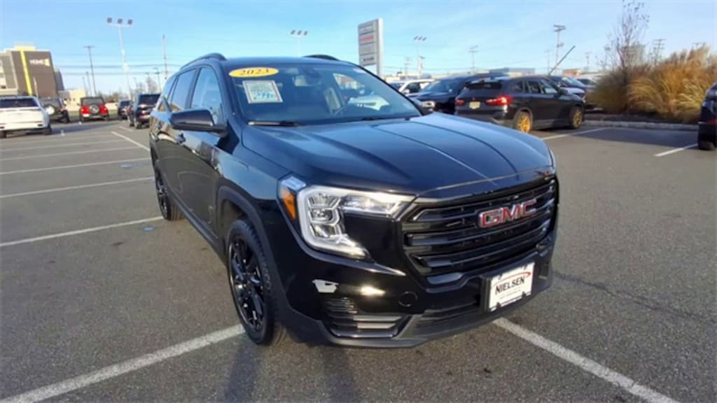 Used 2023 GMC Terrain SLE SUV