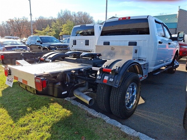 2024 Ram 3500 SLT photo 3