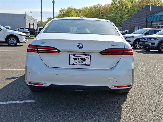 2025 BMW i5 40 - Photo 23