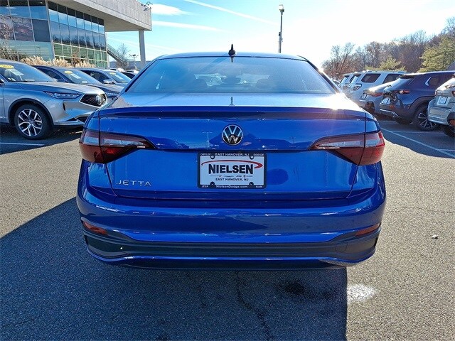 2023 Volkswagen Jetta 1.5T Sport photo 3