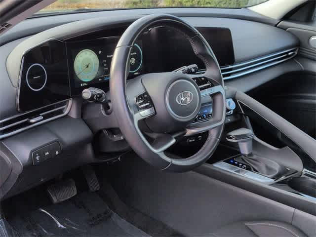 Thumbnail: 2023 Hyundai Elantra - 10