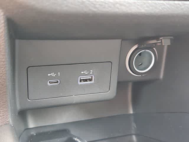 Thumbnail: 2022 Nissan Kicks - 28