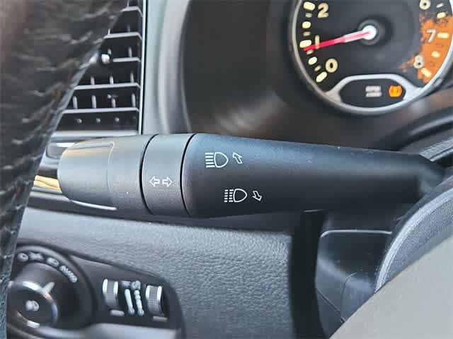 Thumbnail: 2018 Jeep Renegade - 26