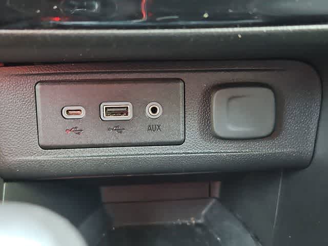 Thumbnail: 2022 Buick Encore GX - 29