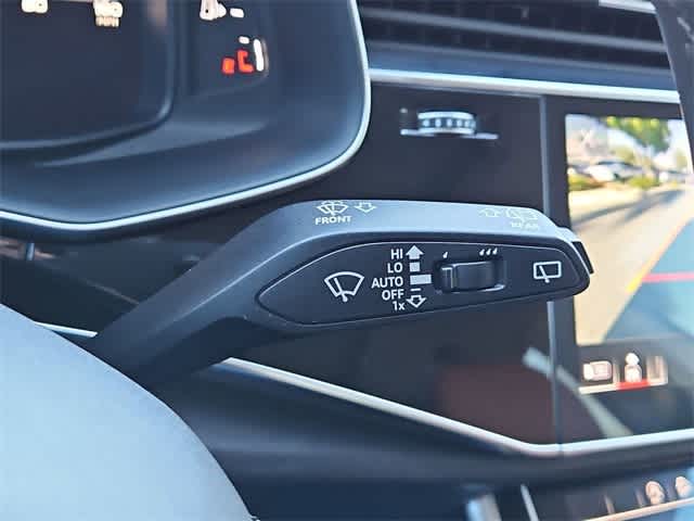 Thumbnail: 2022 Audi Q8 - 27