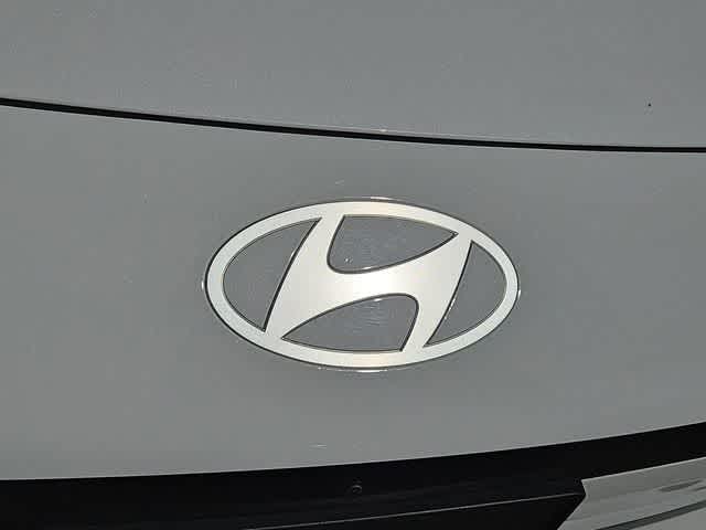 Thumbnail: 2023 Hyundai Ioniq 6 - 11