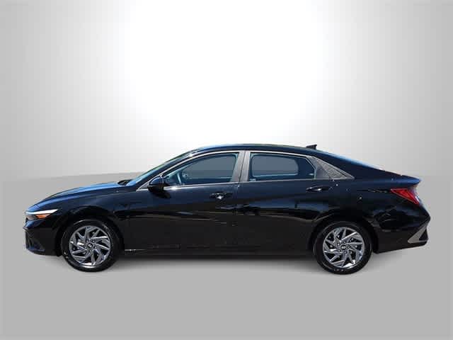 Thumbnail: 2024 Hyundai Elantra - 5