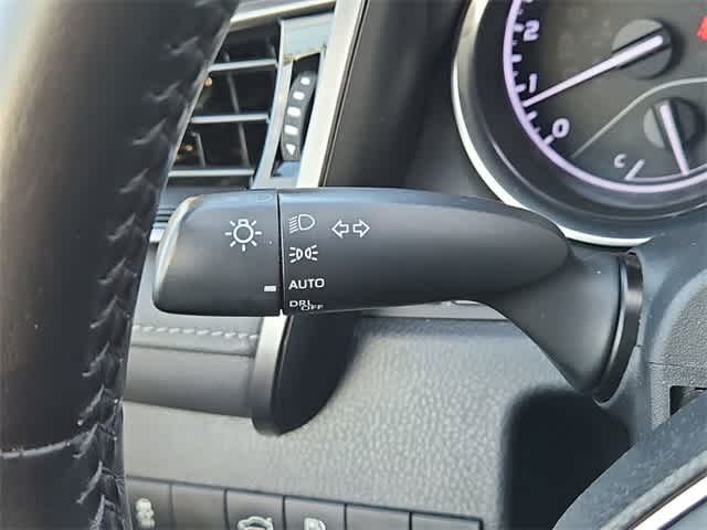 Thumbnail: 2020 Toyota Camry - 26