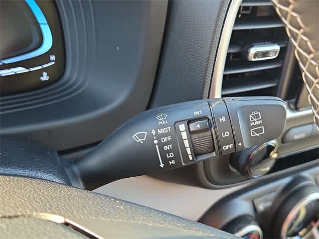 Thumbnail: 2023 Hyundai Venue - 25