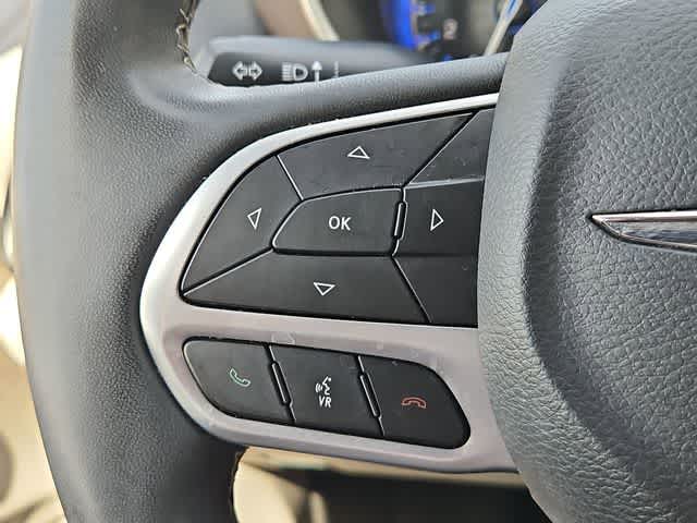 Thumbnail: 2023 Chrysler Voyager - 23