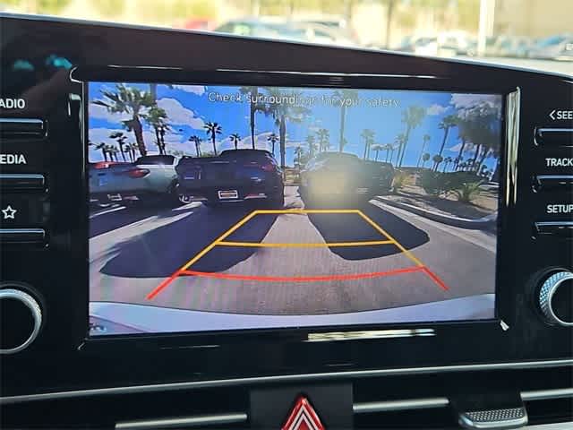 Thumbnail: 2022 Hyundai Elantra - 27