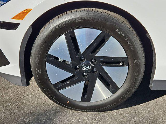 Thumbnail: 2025 Hyundai Ioniq 6 - 13