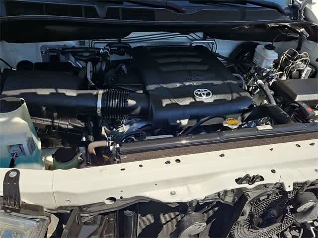 Thumbnail: 2015 Toyota Sequoia - 15