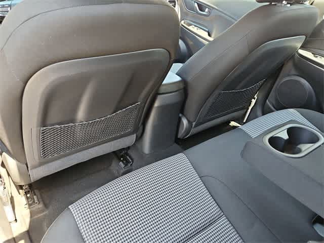 2021 Hyundai Kona SE 17