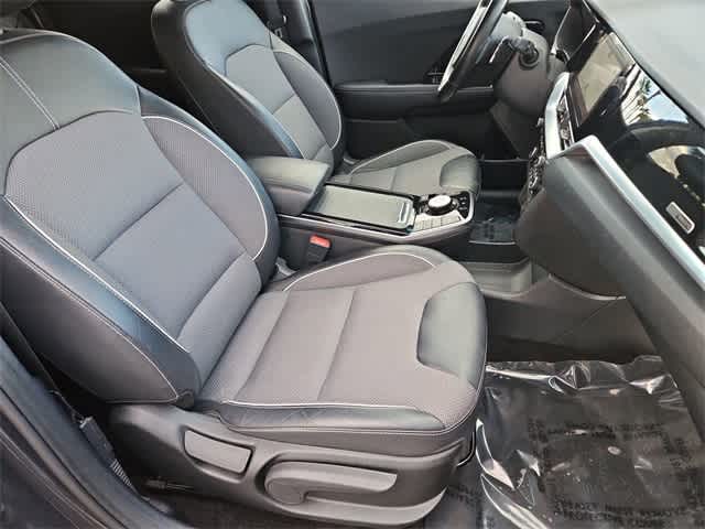 Thumbnail: 2022 Kia Niro - 22