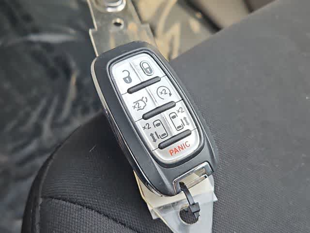 Thumbnail: 2023 Chrysler Voyager - 33