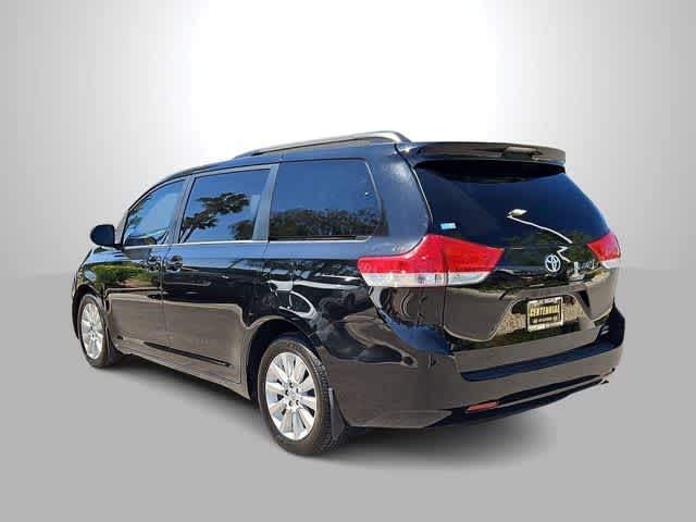 Thumbnail: 2012 Toyota Sienna - 6