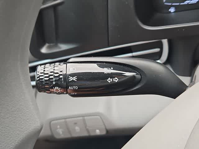 Thumbnail: 2025 Hyundai Elantra - 25