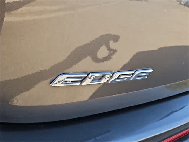 Thumbnail: 2016 Ford Edge - 12