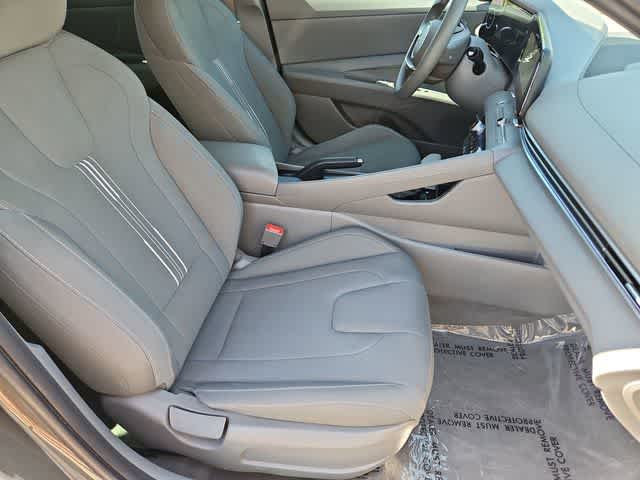 Thumbnail: 2024 Hyundai Elantra - 20