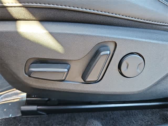 Thumbnail: 2023 Kia EV6 - 17