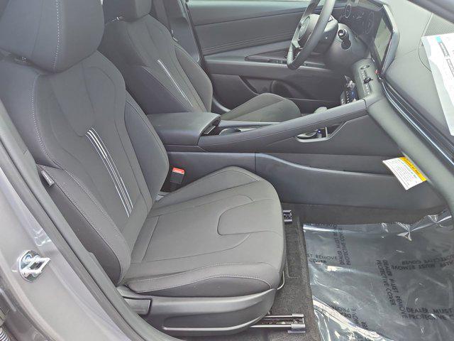 Thumbnail: 2025 Hyundai Elantra - 17