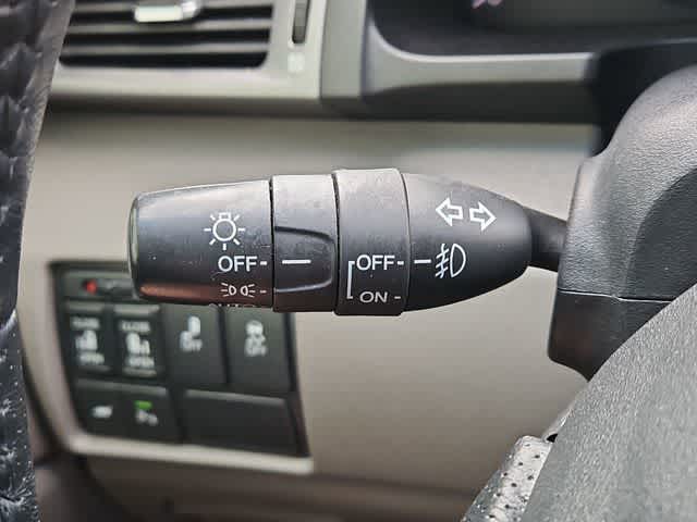 Thumbnail: 2011 Honda Odyssey - 28